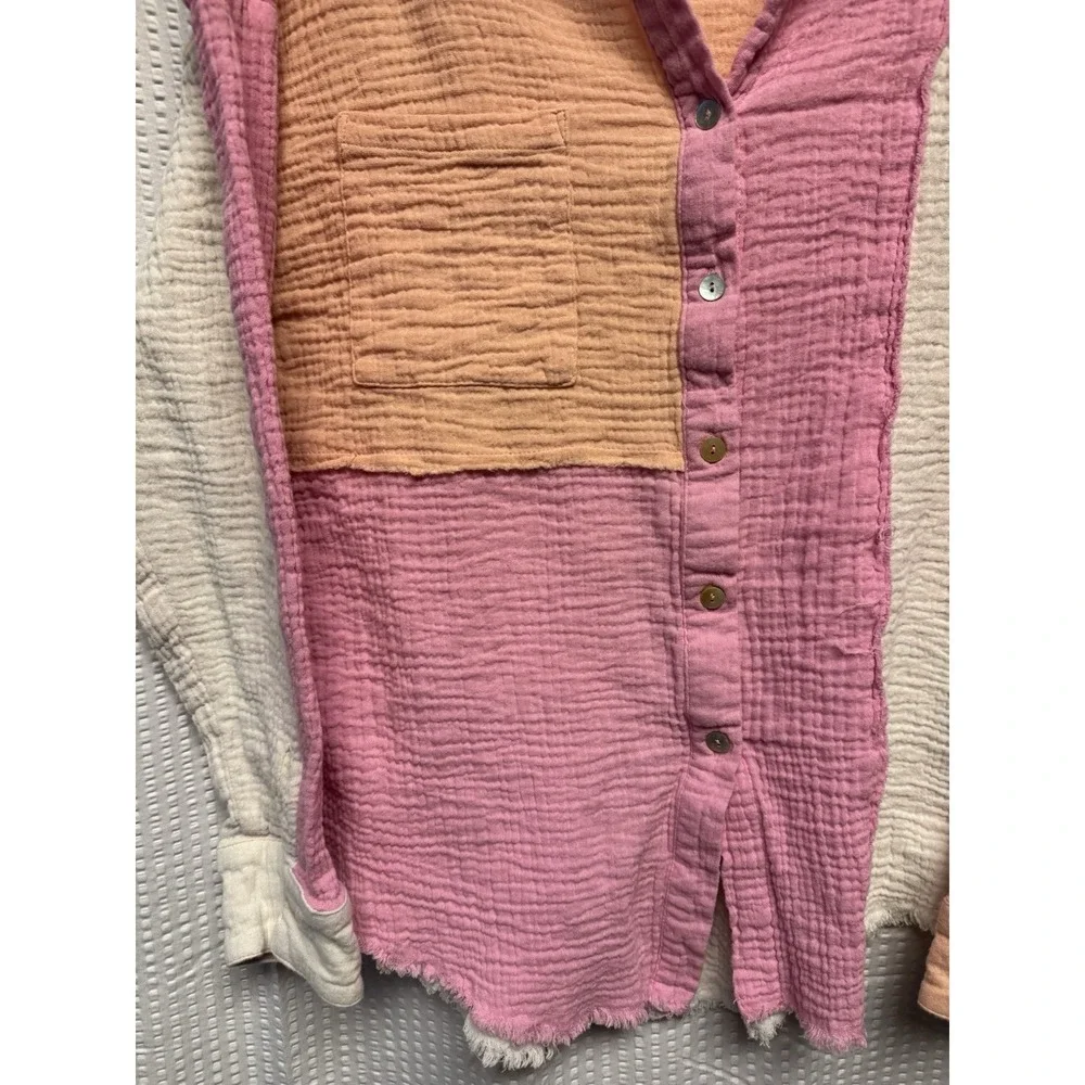 New In‎ Women's SZ S Pink Orange White Gauzy Colorblock Botton Up Raw Hem Rayon